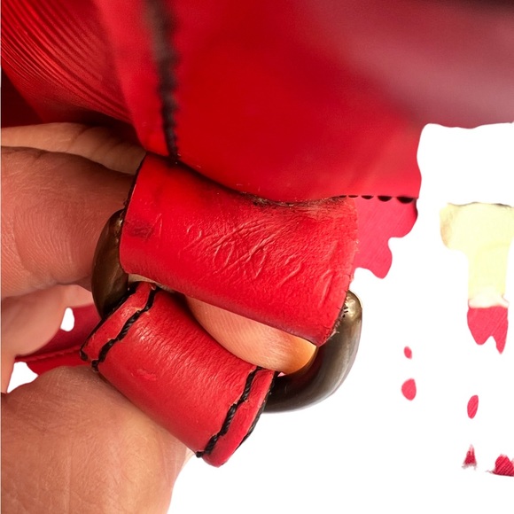 Louis Vuitton LV Paris Shoulder Bag
Petit Noe Red Epi made in France 🇫🇷 - Picture 14 of 16
